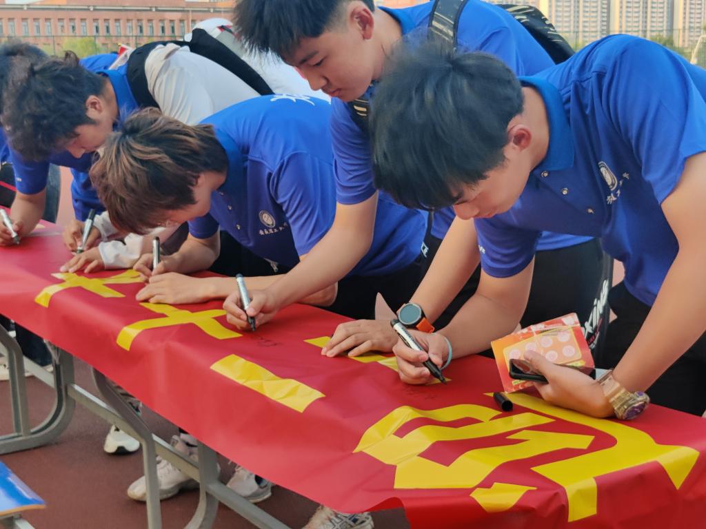 空間信息與測繪工程學(xué)院舉辦2022級新生“喜迎二十大，青春百年路”主題校園尋寶活動(dòng)